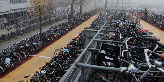 amsterdam-bike%20parking%20(detail)